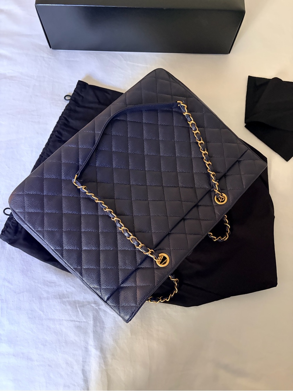 CHANEL Caviar Quilted Large CC Shopping
Tote Navy - Picture 4 of 9
